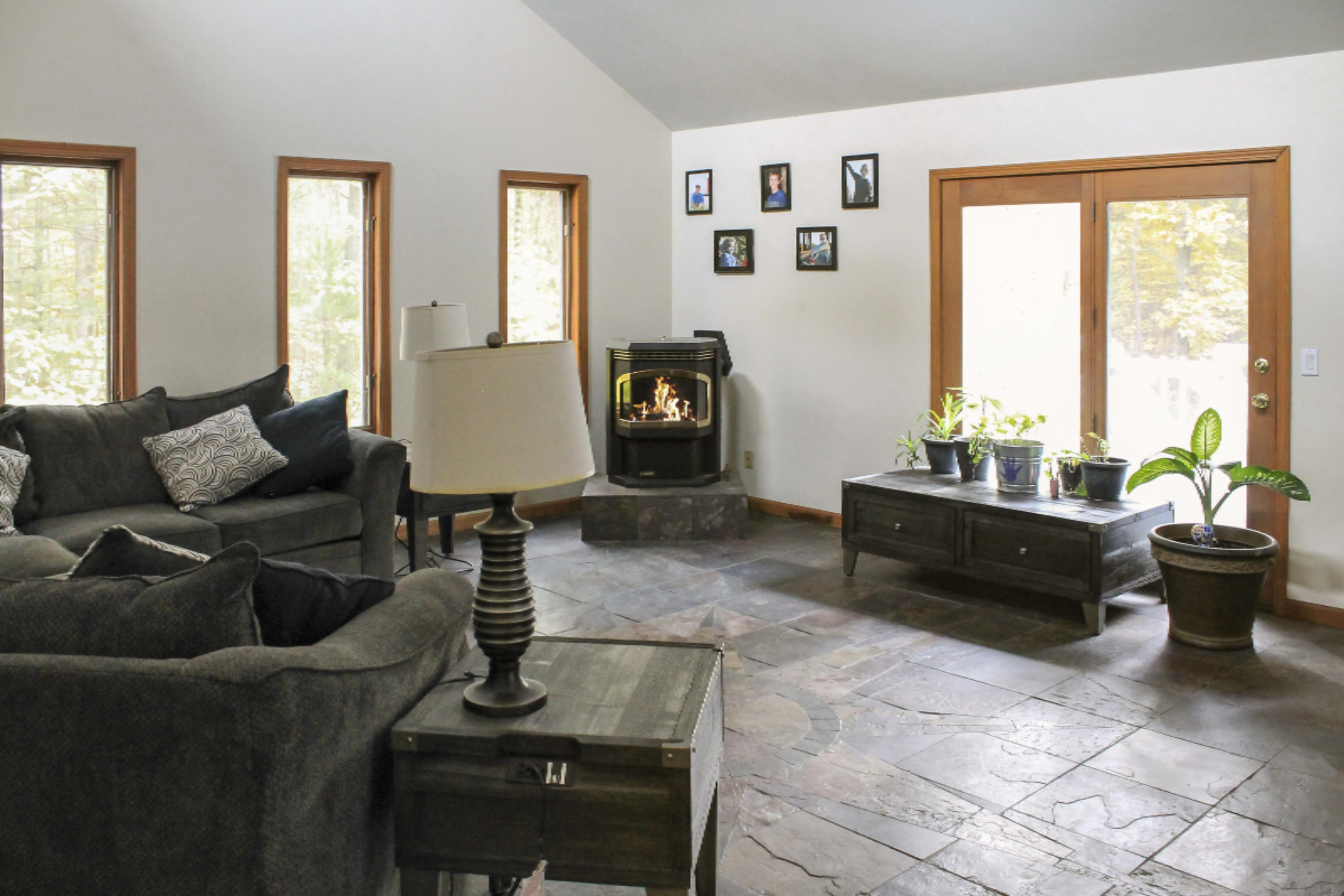 283 North Weber Road Muskegon, MI 49445 - Photo 8 of 17 Spacious Living Room