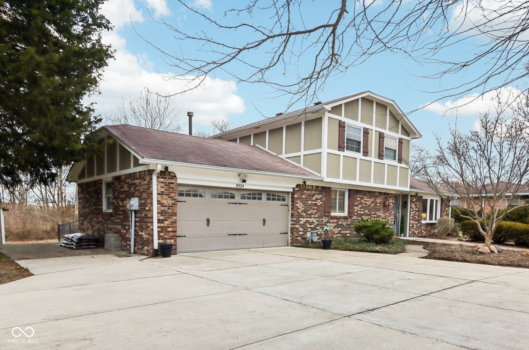 8324 Mann Road Indianapolis, IN 46221 - Photo 8 of 39