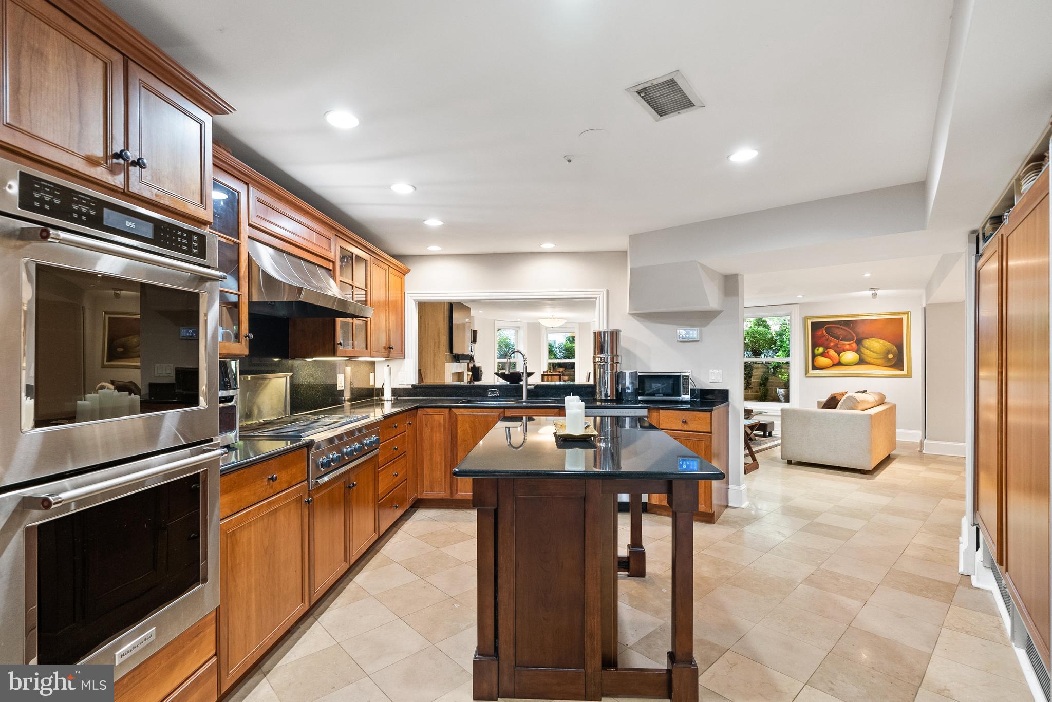 2131 S Street Northwest Washington, DC 20008 - Photo 15 of 29 a kitchen with lots of counter top space