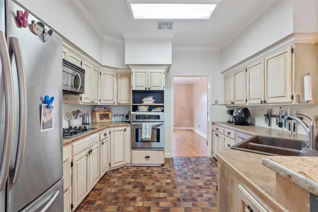 $424,500 | 3921 St Philippe Drive, Lake Charles, LA 70605