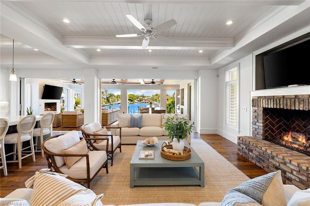 481 21st Avenue South Naples, FL 34102 - Photo 11 of 50