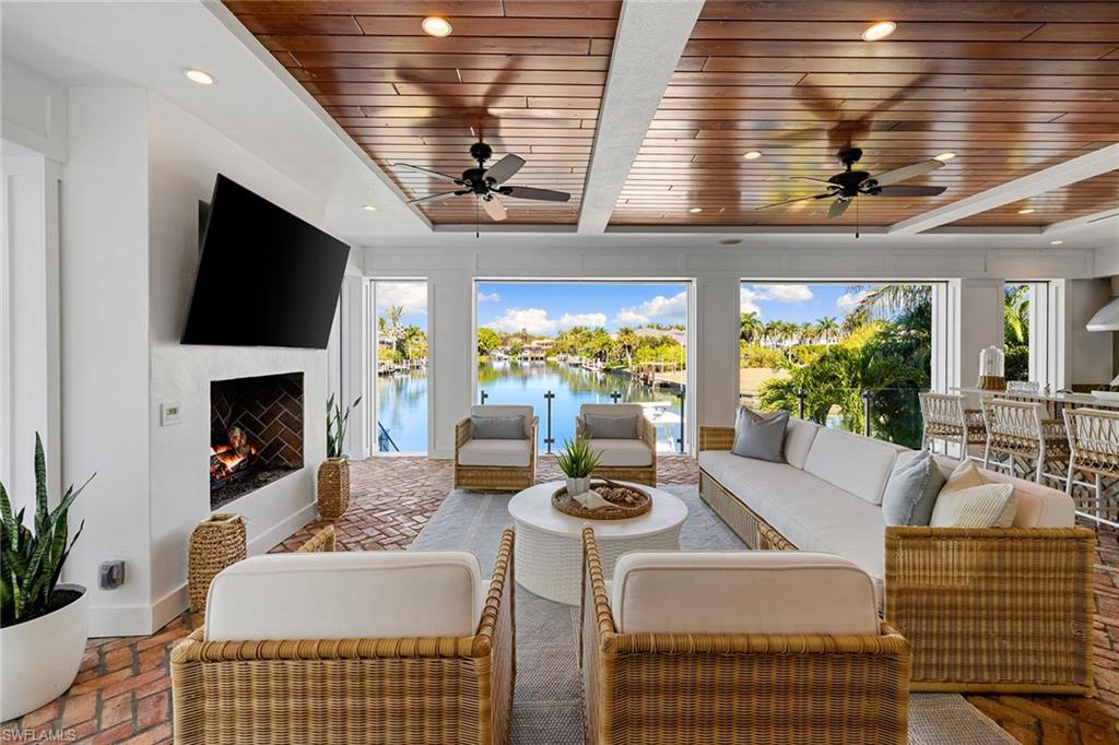 481 21st Avenue South Naples, FL 34102 - Photo 15 of 50