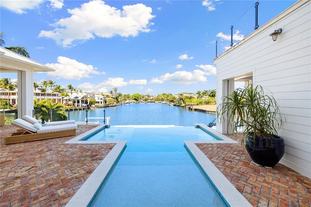 481 21st Avenue South Naples, FL 34102 - Photo 18 of 50