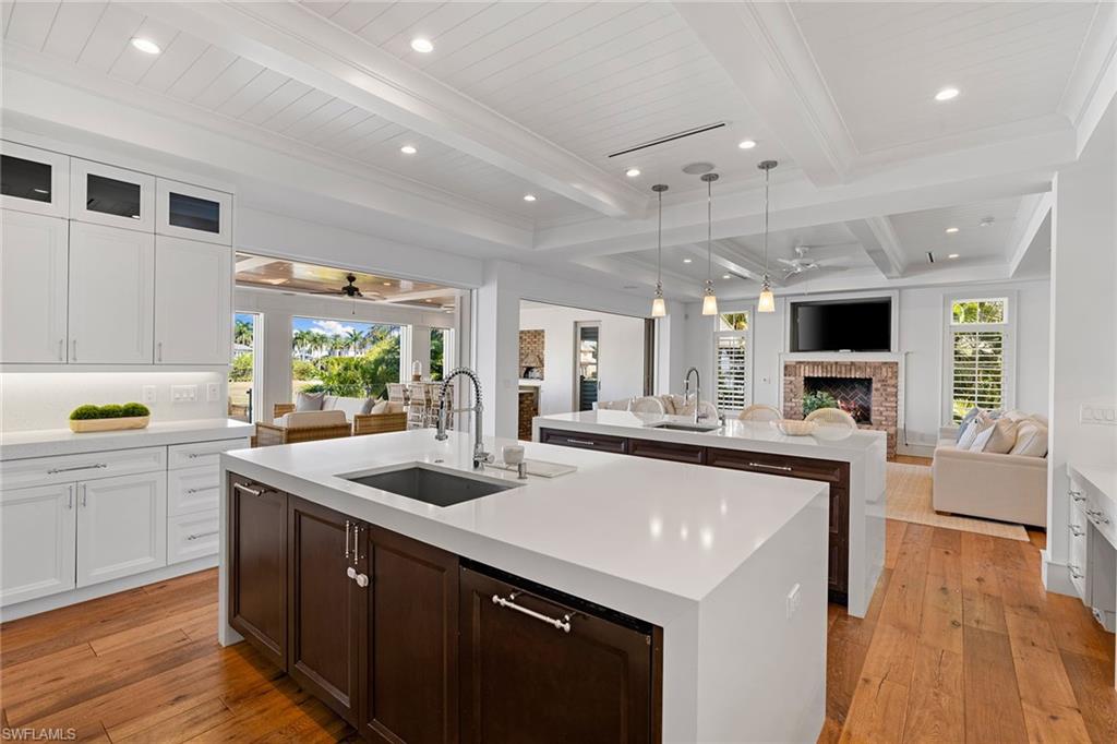 481 21st Avenue South Naples, FL 34102 - Photo 10 of 50