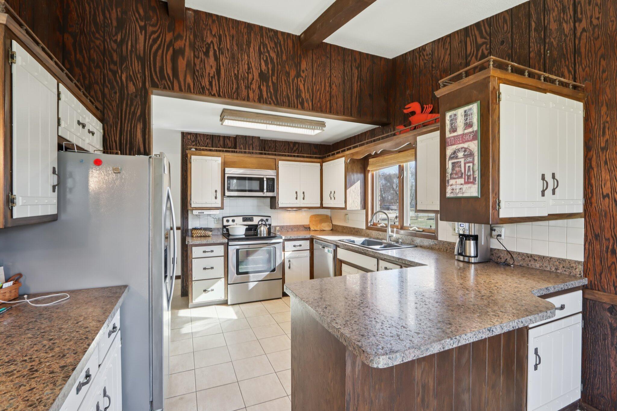 8126 203rd Avenue Bristol, WI 53104 - Photo 17 of 92 17-web-or-mls-203rd Ave-S2402-017