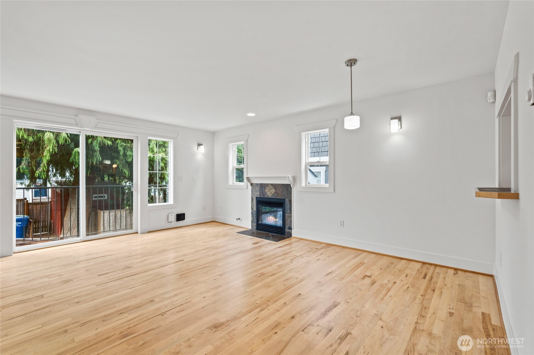 910 North 74th Street Seattle, WA 98103 - Photo 8 of 25