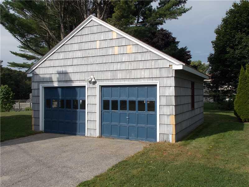 509 Ocean House Road Cape Elizabeth, ME 04107 - Photo 11 of 23 Parking Lot/Garage. Detached 2 car...