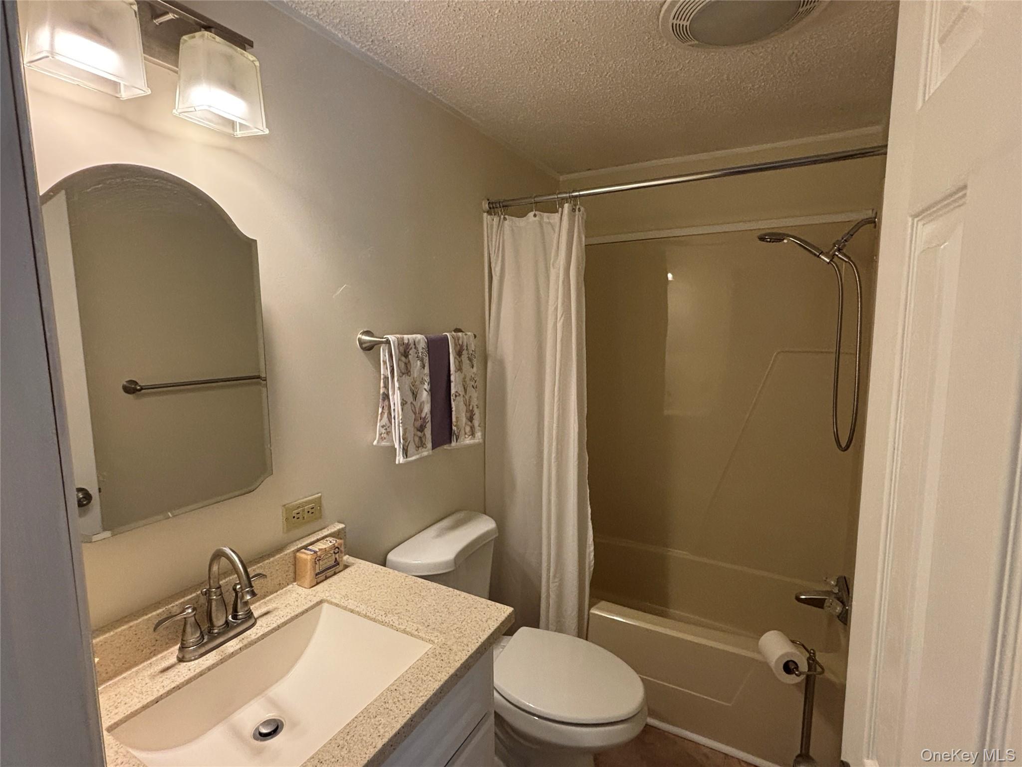1661 Old Country Road, Unit 233 Riverhead, NY 11901 - Photo 26 of 35