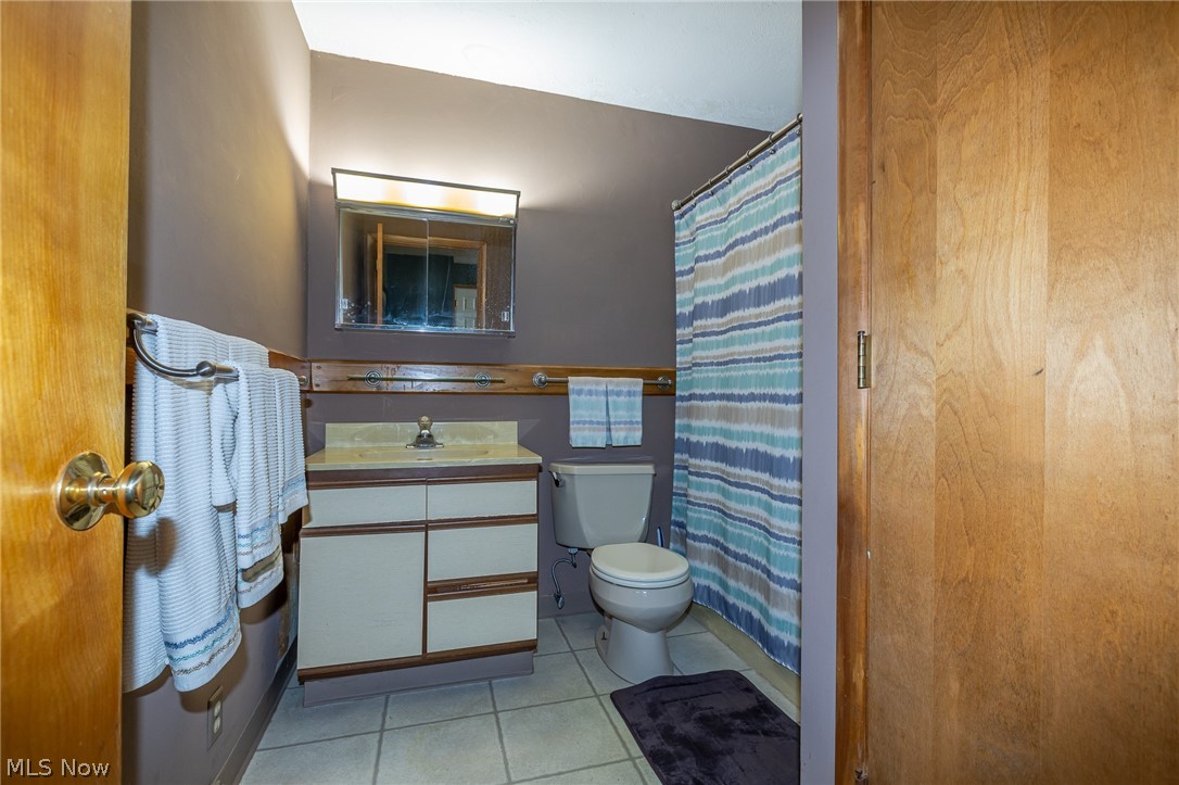490 Mapleview Drive Seven Hills, OH 44131 - Photo 17 of 50 Full bath - In law suite