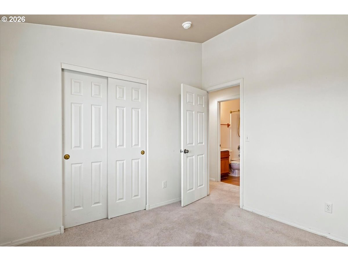 2439 Southwest 33rd Street Redmond, OR 97756 - Photo 32 of 40