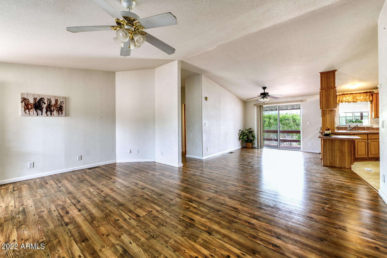105 North Ruth Road Benson, AZ 85602 - Photo 7 of 28 7 Nice Floors Big Space