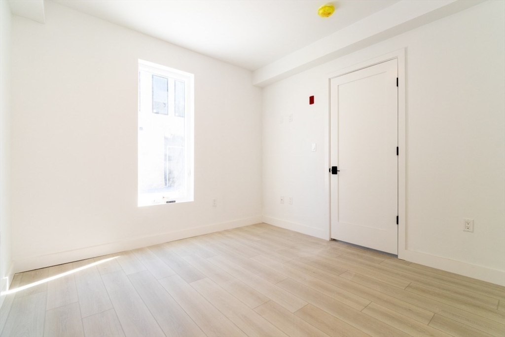 150 Williams Street, Unit 4 Chelsea, MA 02150 - Photo 4 of 16 Gallery Image 4