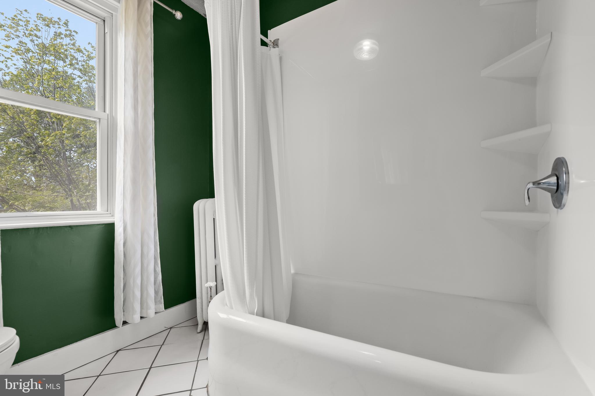 5319 Wendley Road Baltimore, MD 21229 - Photo 24 of 44 Full Bathroom