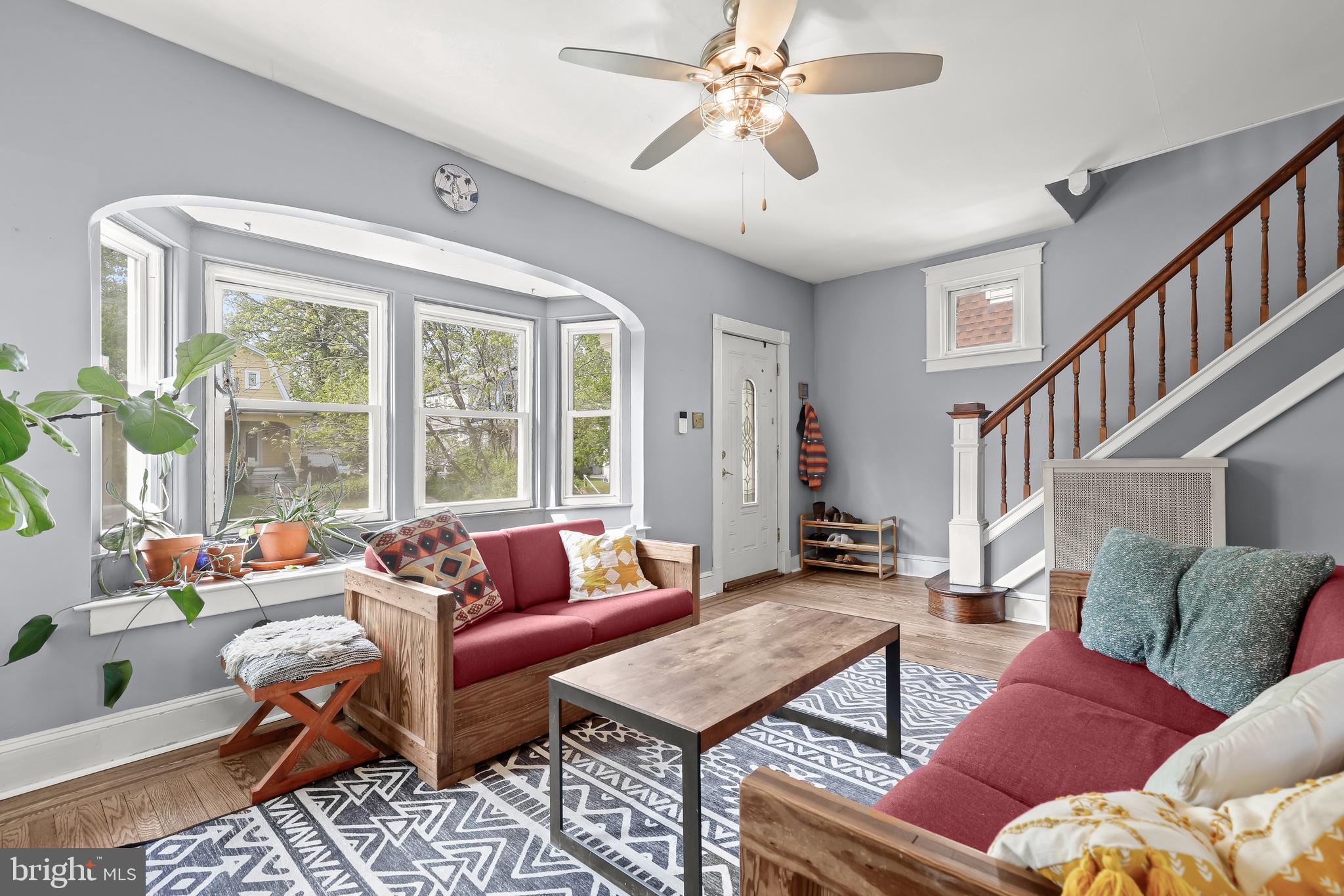 5319 Wendley Road Baltimore, MD 21229 - Photo 5 of 44 Living Room