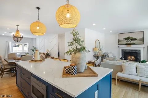 $750,000 | 9 Apache Trail, Rockaway, NJ 07866