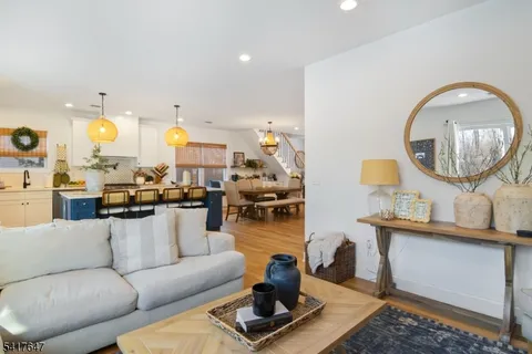 $750,000 | 9 Apache Trail, Rockaway, NJ 07866