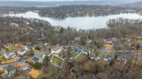 $750,000 | 9 Apache Trail, Rockaway, NJ 07866