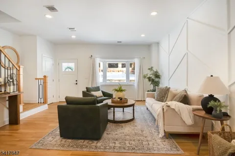$750,000 | 9 Apache Trail, Rockaway, NJ 07866