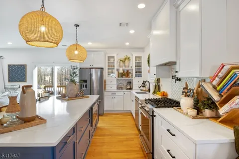 $750,000 | 9 Apache Trail, Rockaway, NJ 07866