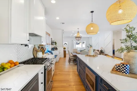 $750,000 | 9 Apache Trail, Rockaway, NJ 07866