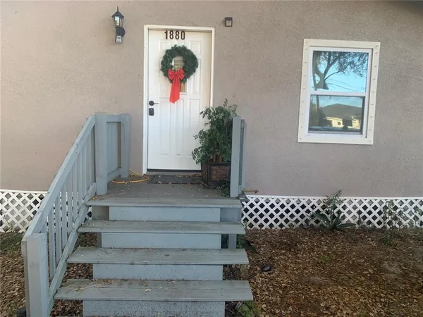 a view of entryway and hall