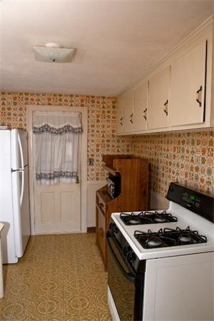 60 Felch Road Natick, MA 01760 - Photo 4 of 20