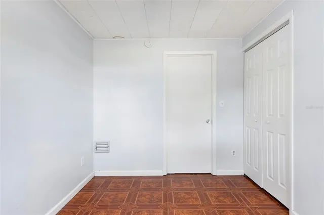 $2,395 | 2900 Leslee Lake Drive North, St. Petersburg, FL 33713