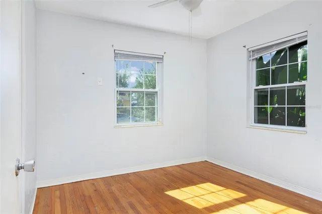 $2,395 | 2900 Leslee Lake Drive North, St. Petersburg, FL 33713