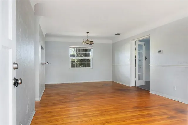 $2,395 | 2900 Leslee Lake Drive North, St. Petersburg, FL 33713