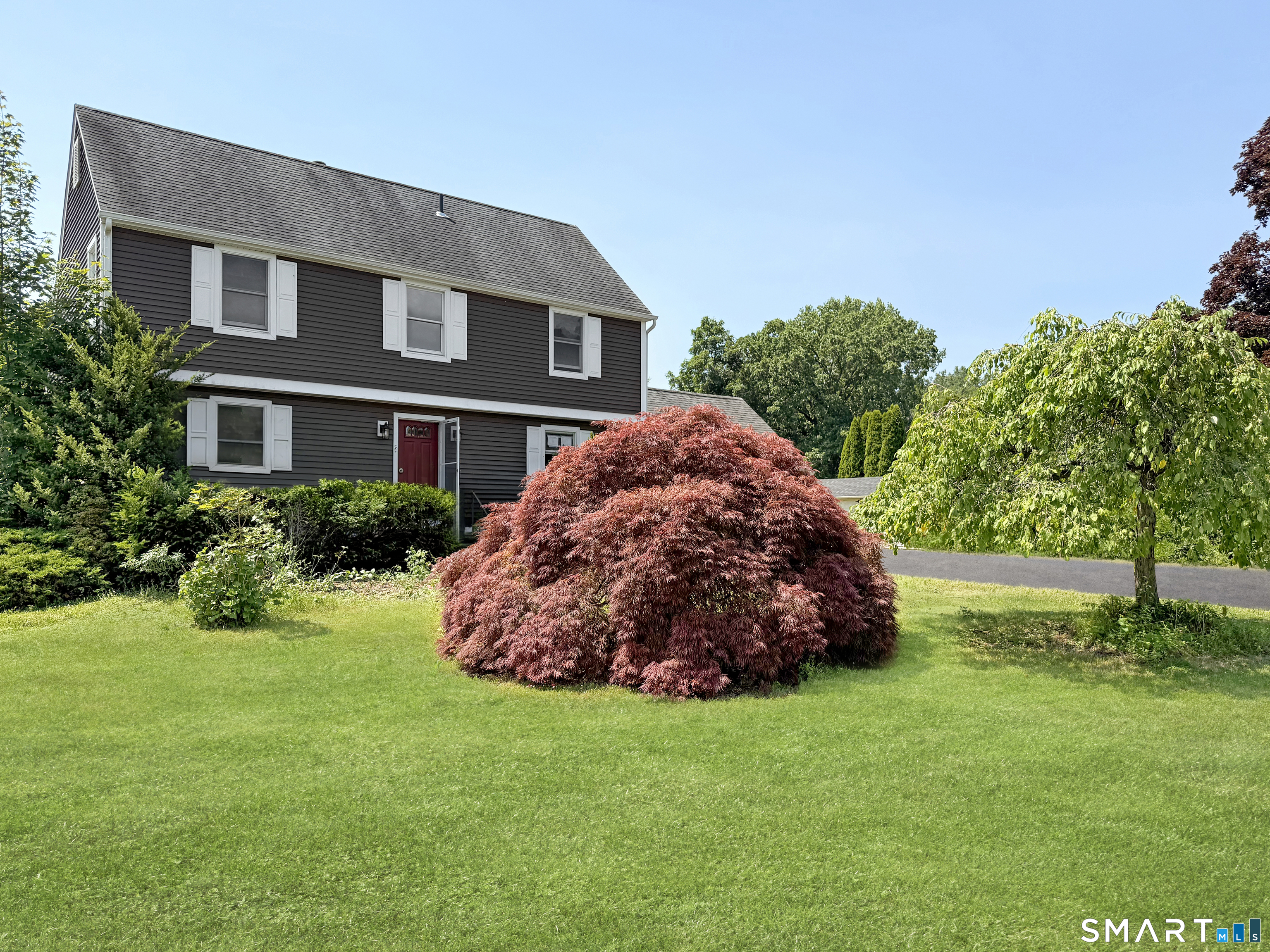 111 Daisy Circle Bristol, CT 06010 - Photo 2 of 40