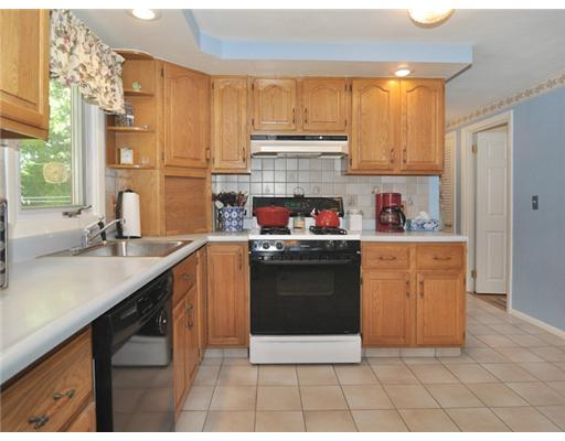 45 Sutter Avenue Warwick, RI 02886 - Photo 14 of 20 Kitchen.