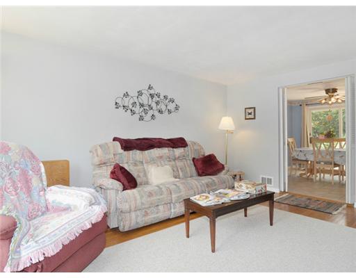 45 Sutter Avenue Warwick, RI 02886 - Photo 16 of 20 Living Room.