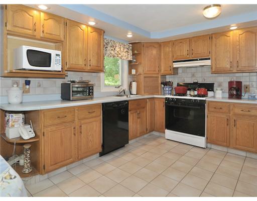45 Sutter Avenue Warwick, RI 02886 - Photo 3 of 20 Kitchen.