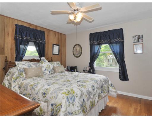 45 Sutter Avenue Warwick, RI 02886 - Photo 6 of 20 Master Bedroom.
