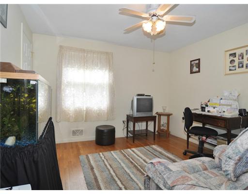 45 Sutter Avenue Warwick, RI 02886 - Photo 10 of 20 Den/Family/Great Room.