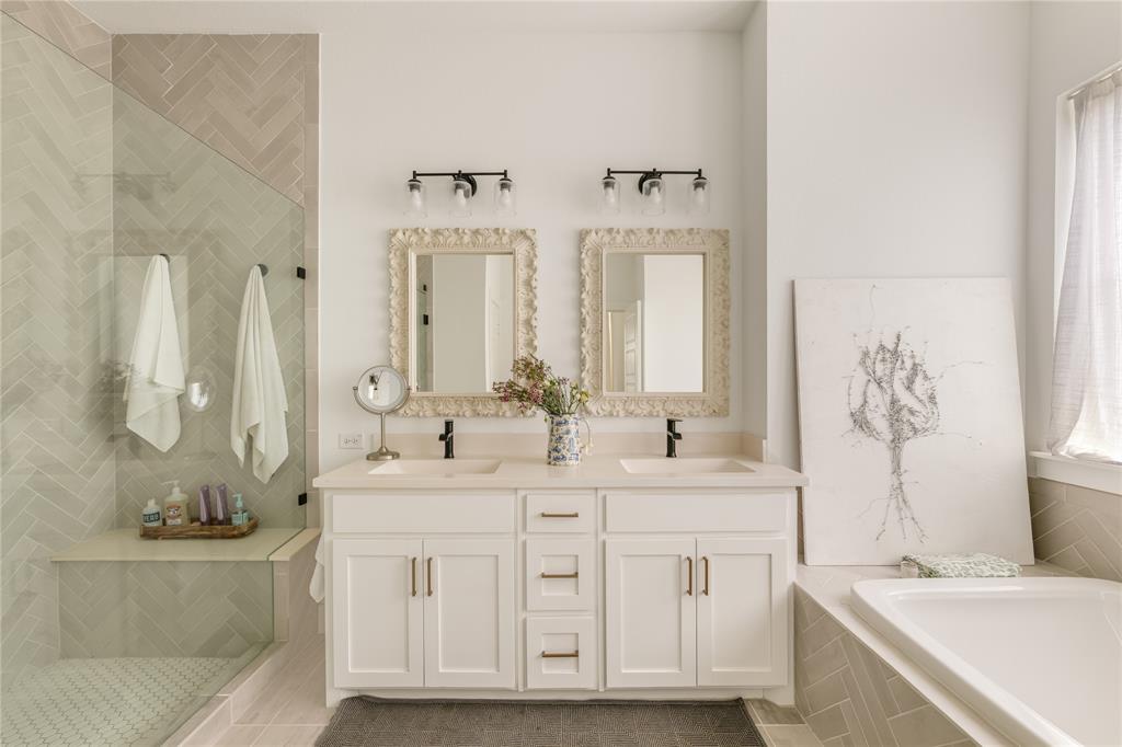 3702 Redleaf Lane Dallas, TX 75209 - Photo 12 of 18 Gallery Image 12