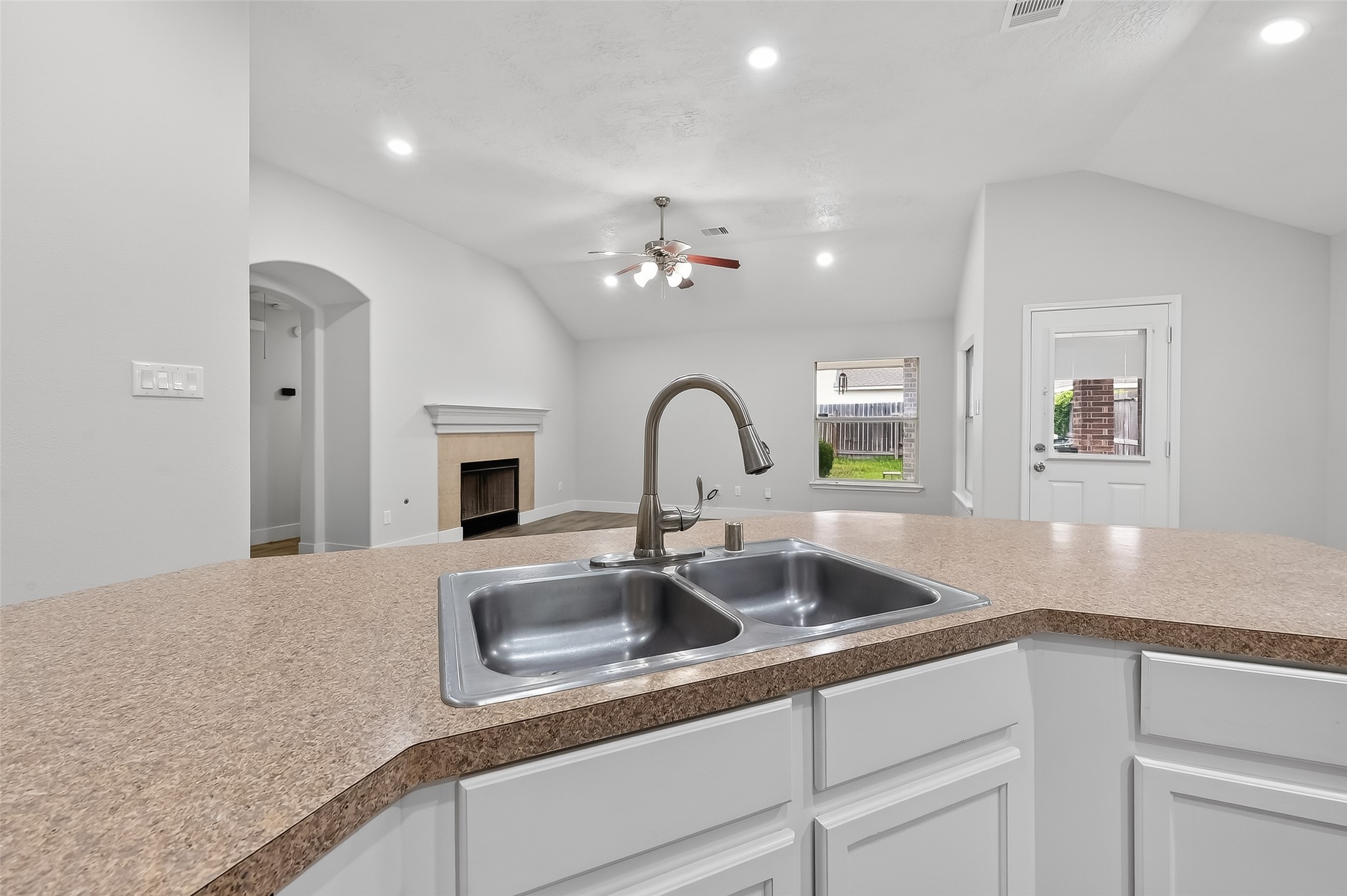 5014 Creekbridge Court Spring, TX 77379 - Photo 12 of 37