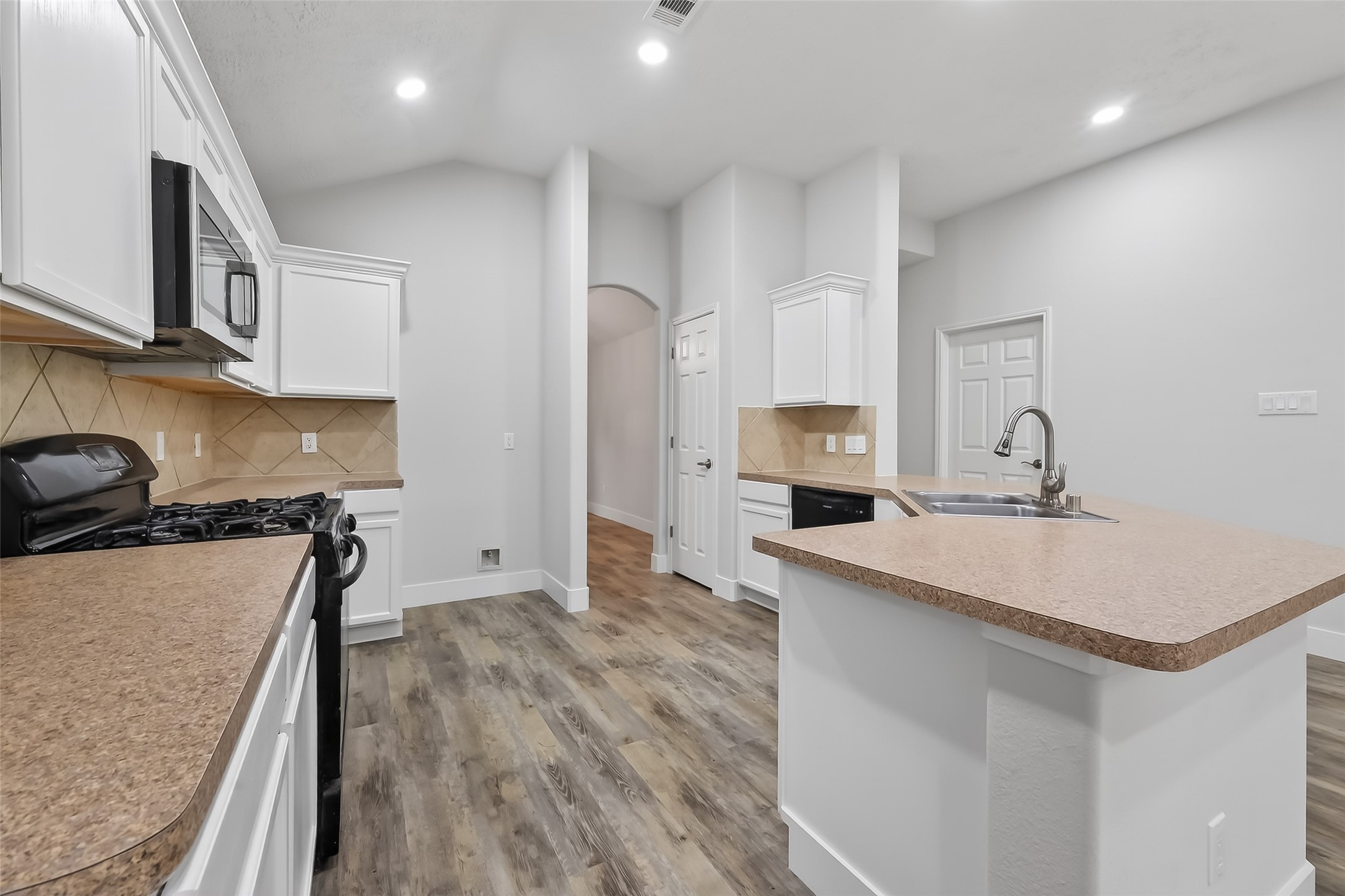 5014 Creekbridge Court Spring, TX 77379 - Photo 14 of 37