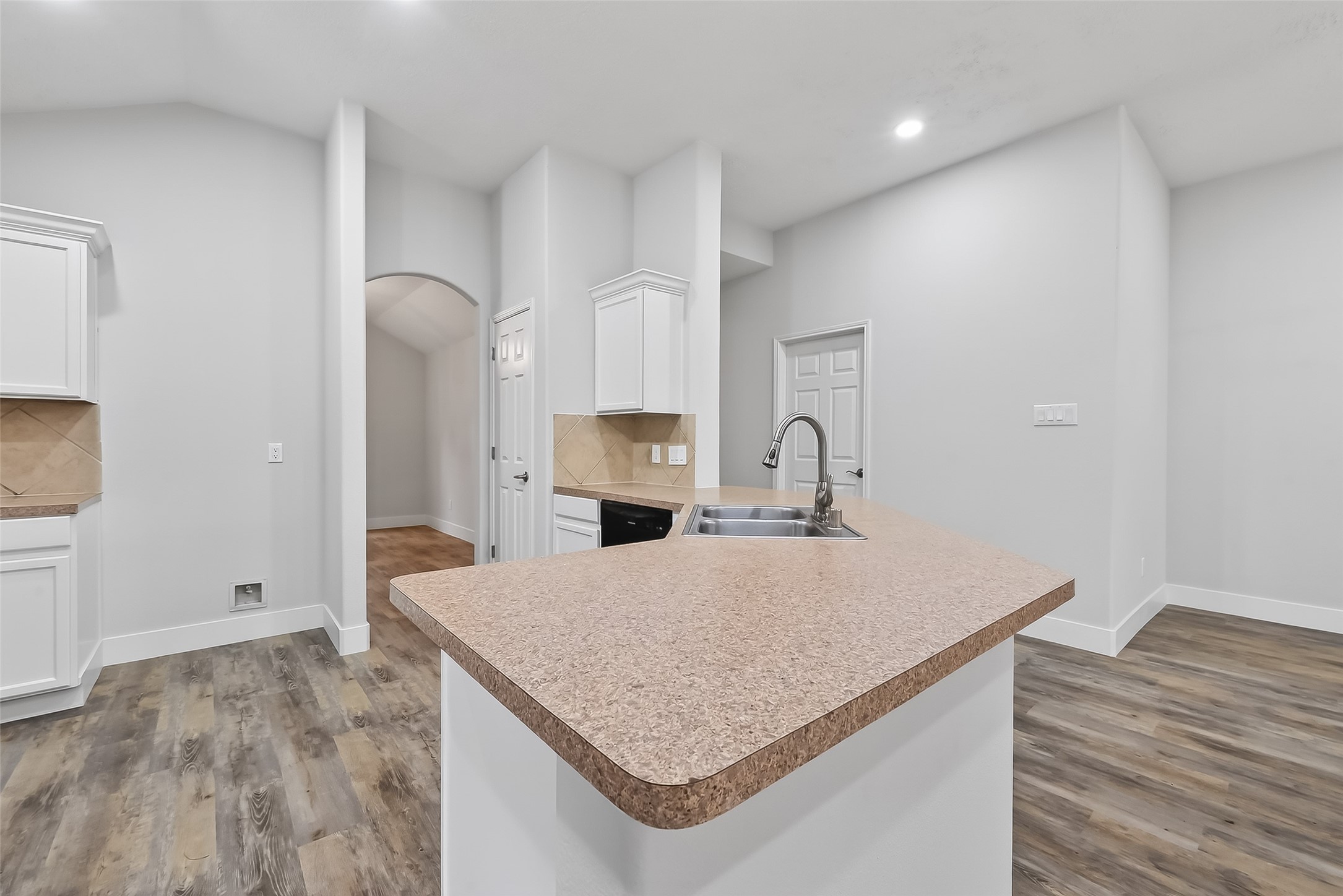 5014 Creekbridge Court Spring, TX 77379 - Photo 15 of 37