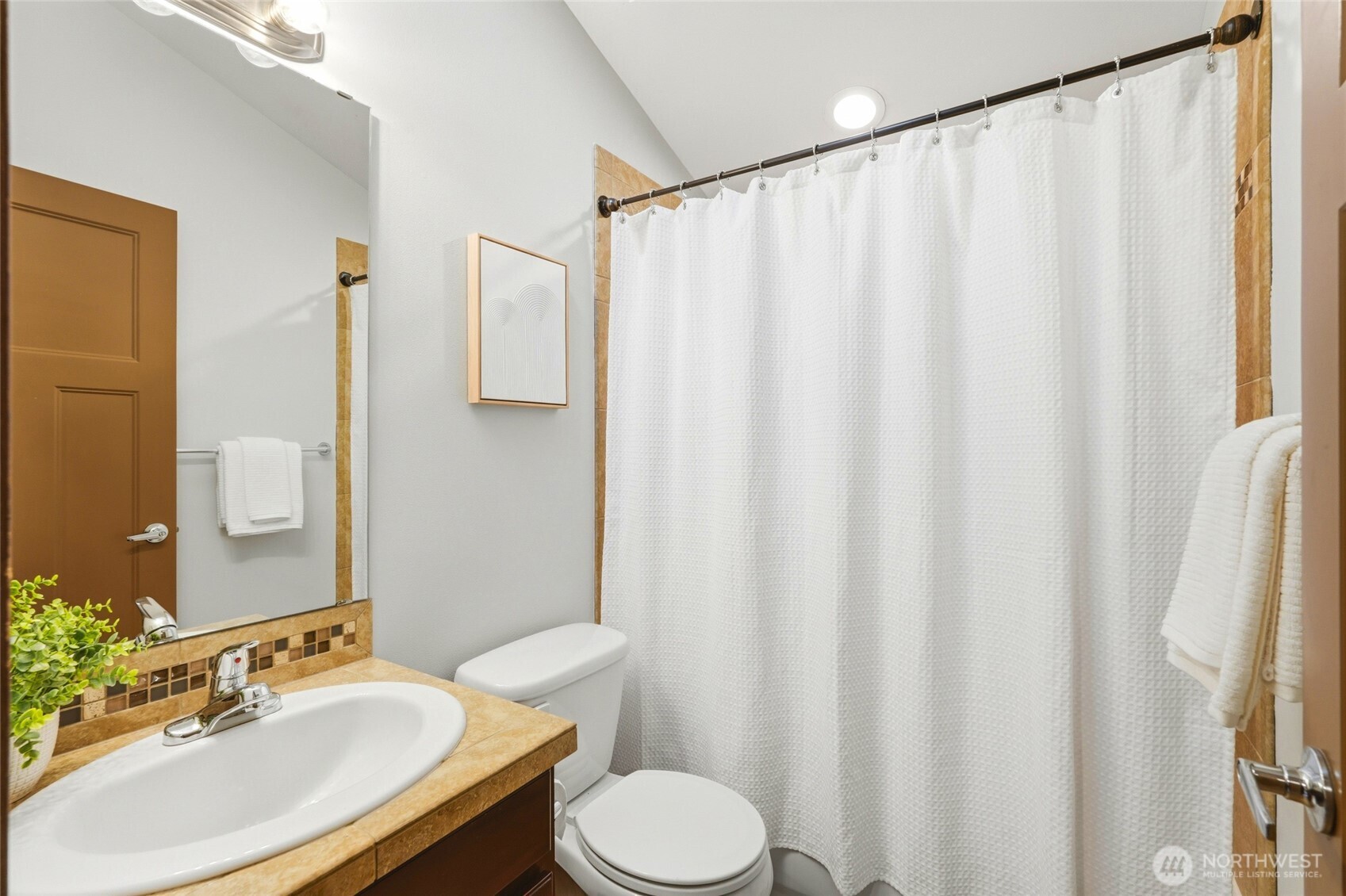 725 North 95th Street, Unit B Seattle, WA 98103 - Photo 18 of 29