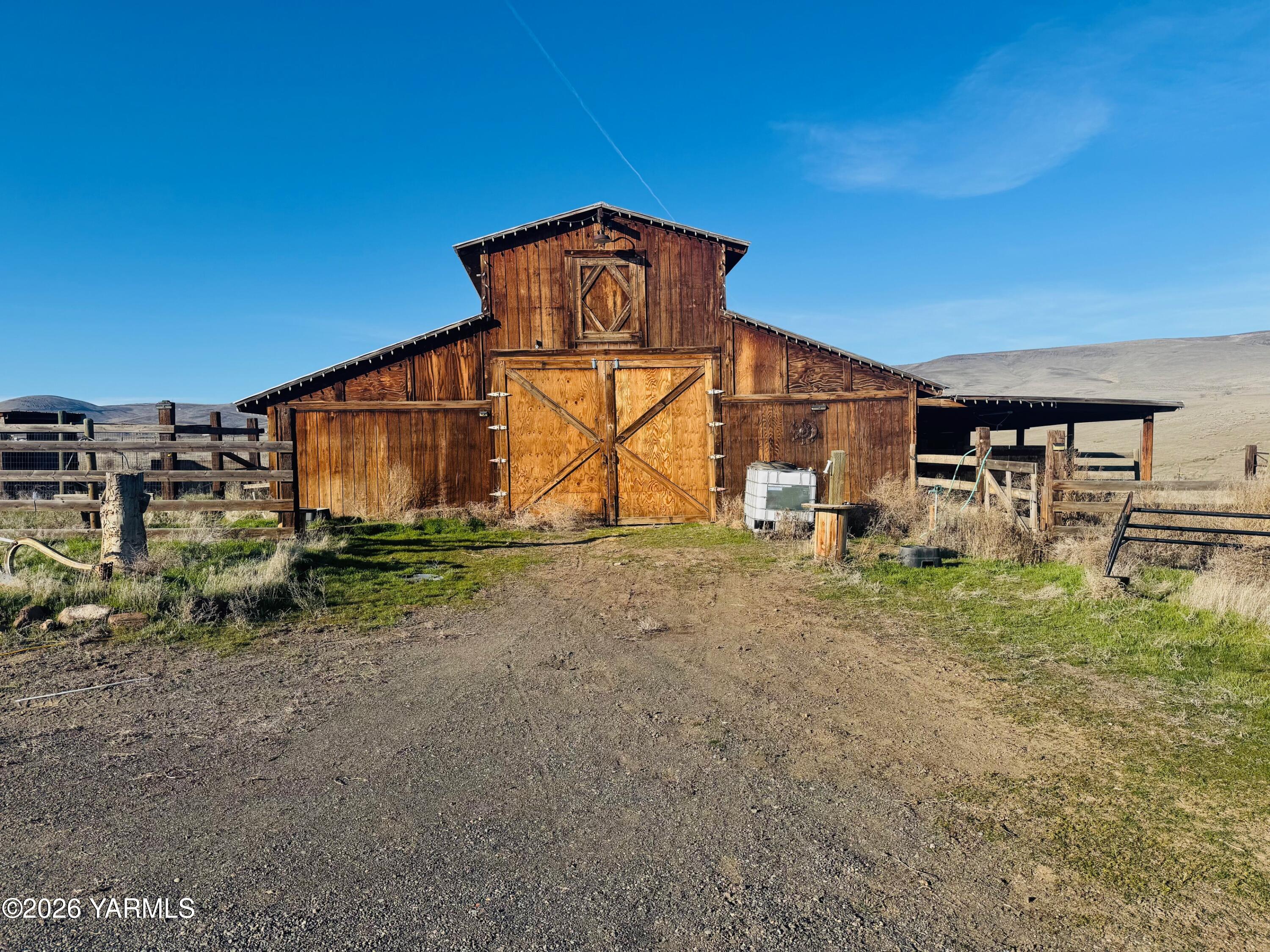 1291 East Norman Road Yakima, WA 98901 - Photo 4 of 25 IMG_0215