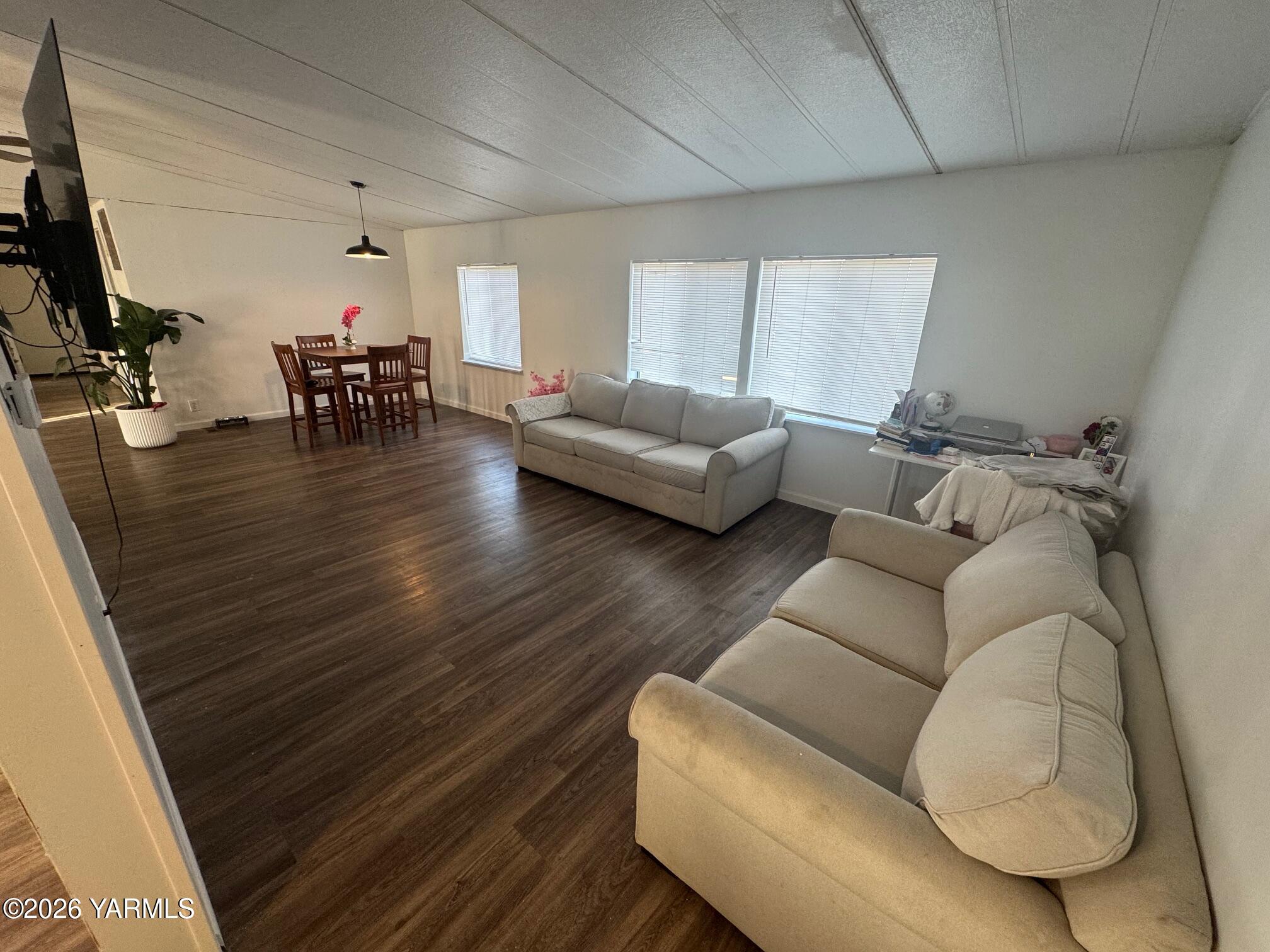 1291 East Norman Road Yakima, WA 98901 - Photo 8 of 25 IMG_0247