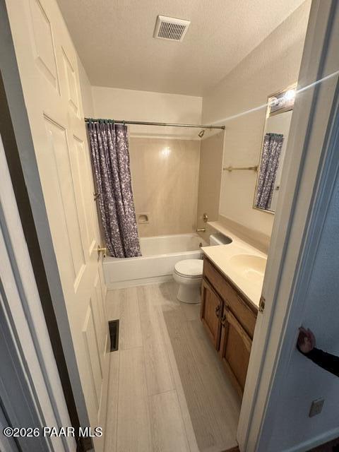 250 Anderson Road Prescott, AZ 86303 - Photo 8 of 17 a bathroom with a tub a sink and a shower