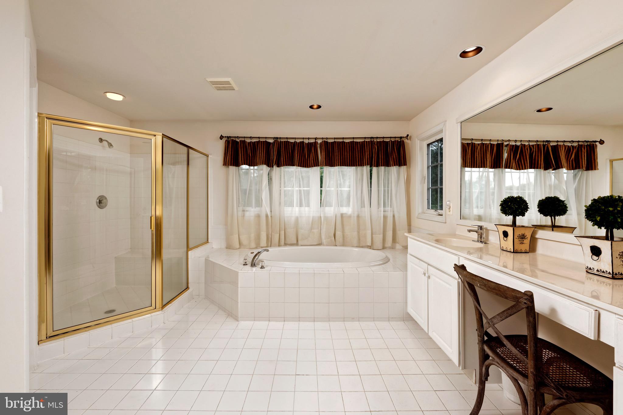 22865 Foxcroft Road Middleburg, VA 20117 - Photo 18 of 112 Luxury primary bathroom w/double sinks