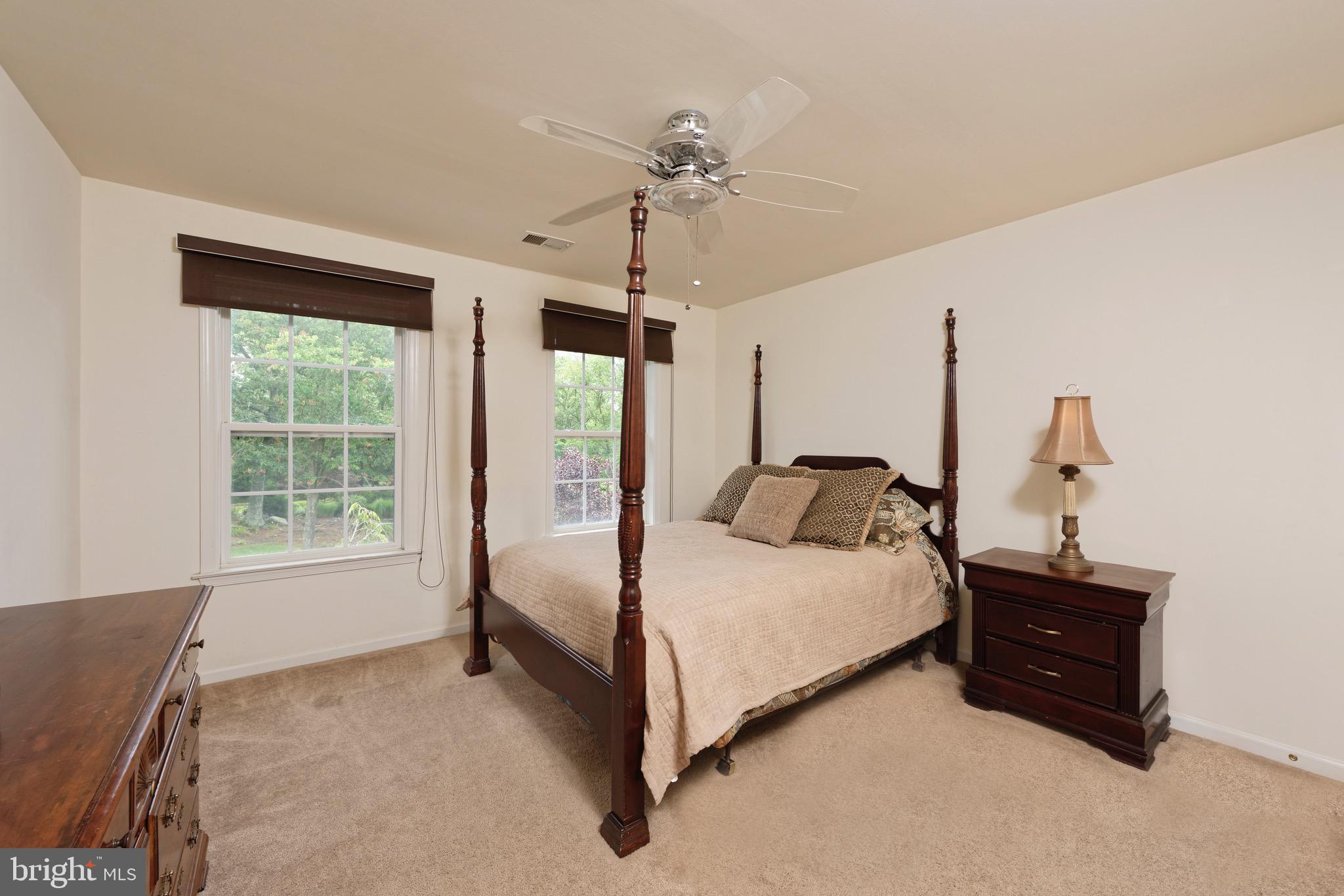 22865 Foxcroft Road Middleburg, VA 20117 - Photo 20 of 112 Guest bedroom #2 shares hallway full bath