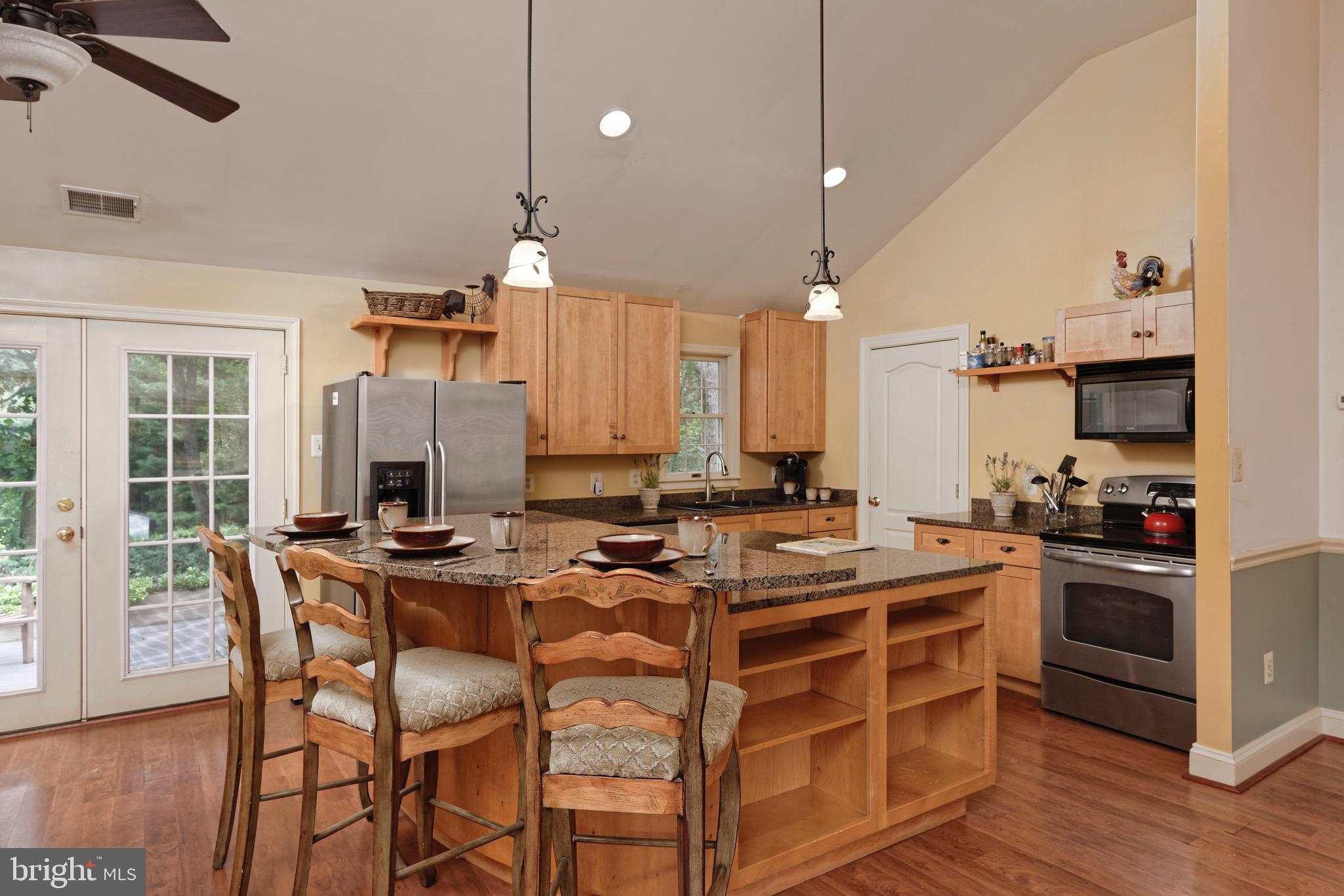 22865 Foxcroft Road Middleburg, VA 20117 - Photo 41 of 112 Studio kitchen with an island
