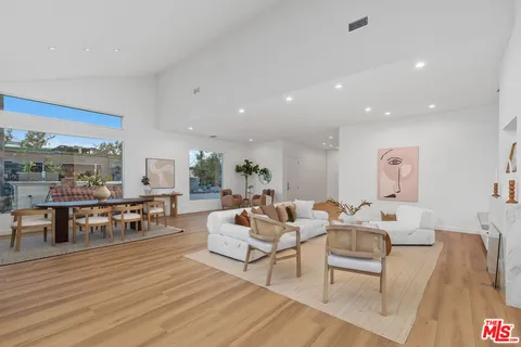 $3,895,000 | 613 Westmount Drive, West Hollywood, CA 90069