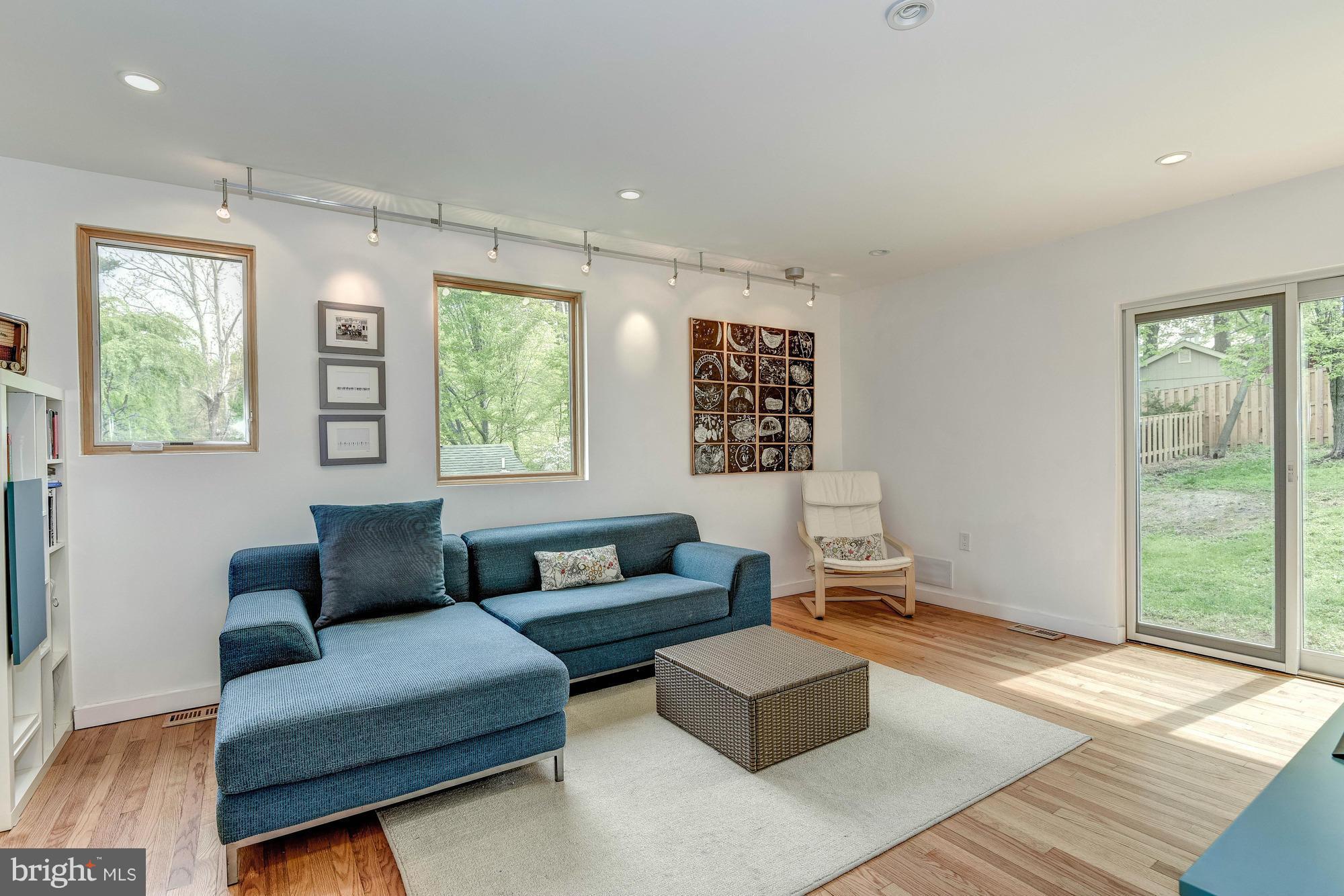 8009 Beech Tree Road Bethesda, MD 20817 - Photo 11 of 30 Family Room