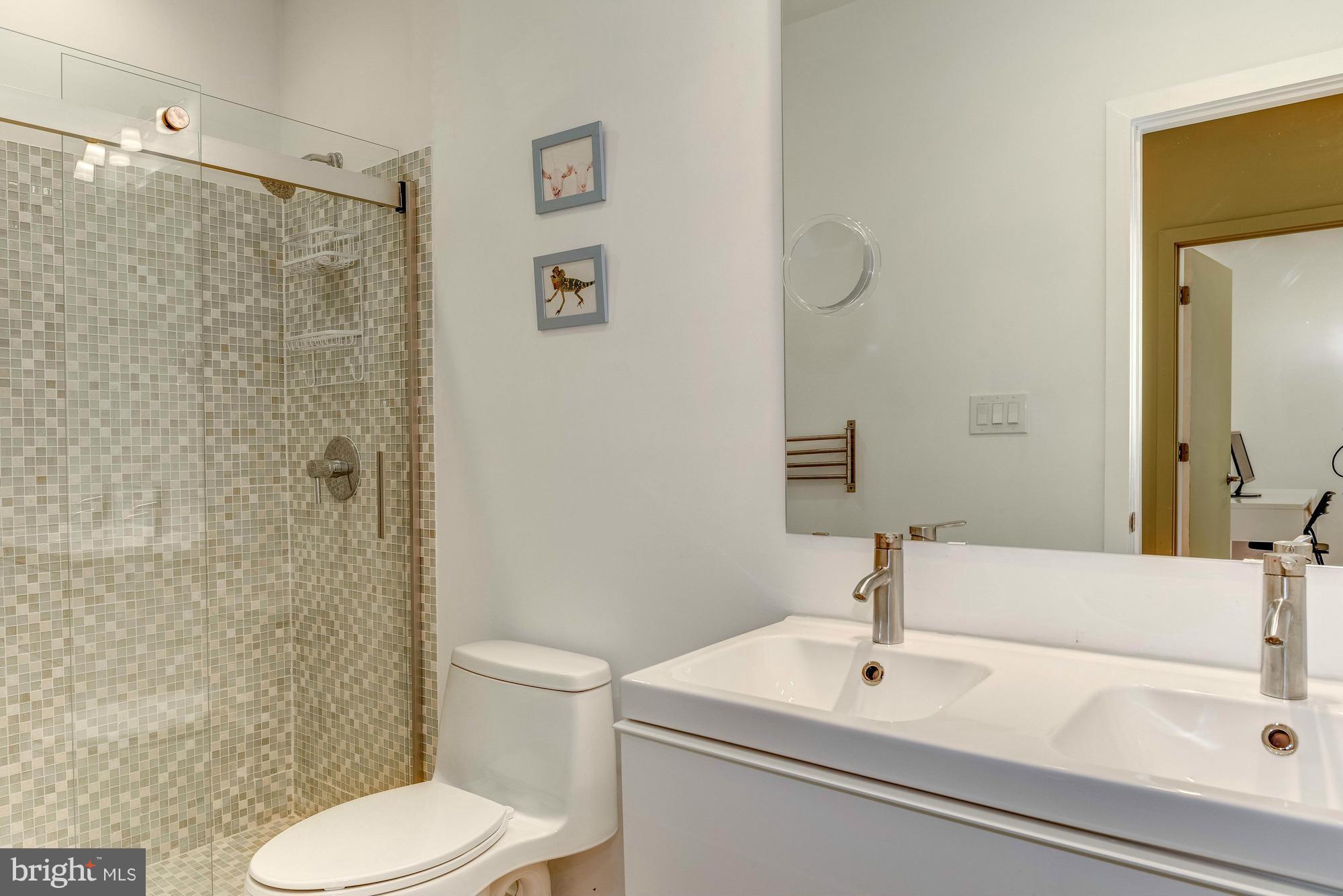 8009 Beech Tree Road Bethesda, MD 20817 - Photo 20 of 30 Upper Level Hall Bathroom II