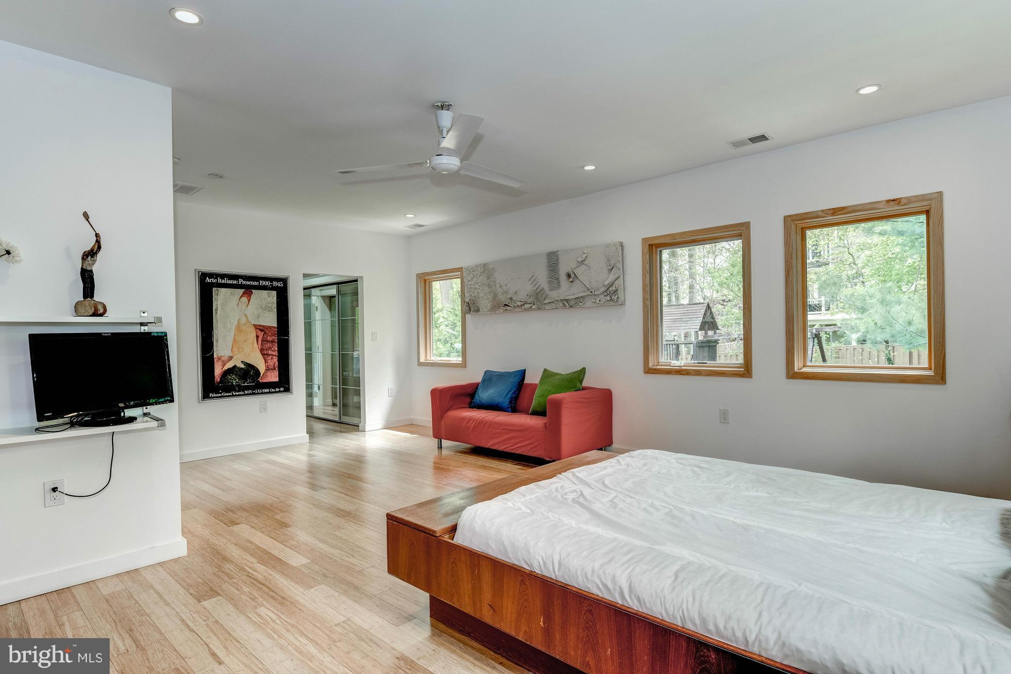 8009 Beech Tree Road Bethesda, MD 20817 - Photo 23 of 30 Master Bedroom Sitting Room